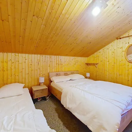 Ecureuil Ecr Charming & Nature 5 Pers Châtel